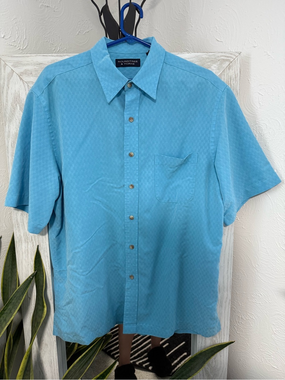 Roundtree & Yorke Men's Short Sleeve Button-Up Shirt